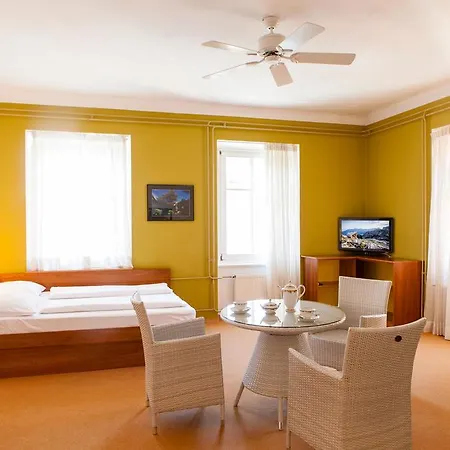 Julija&robert's Riverview And *