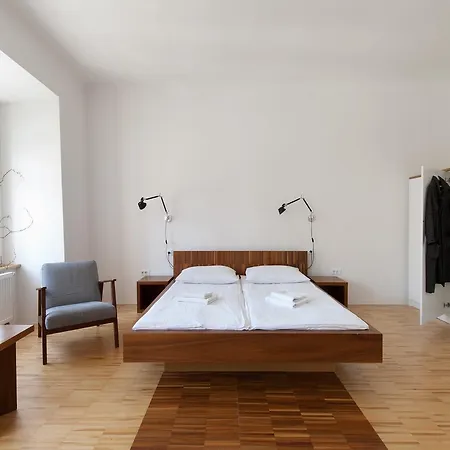 Julija&robert's Riverview And Homestay Ljubljana