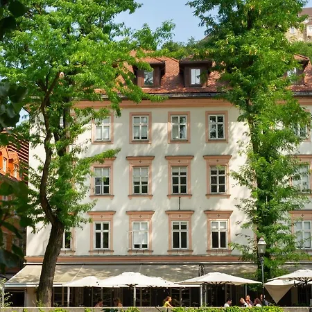 Julija&robert's Riverview And *