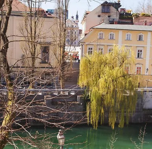 Julija&robert's Riverview And Ubytování v soukromí